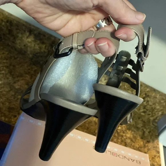 Bandolino Heels - Picture 5 of 8
